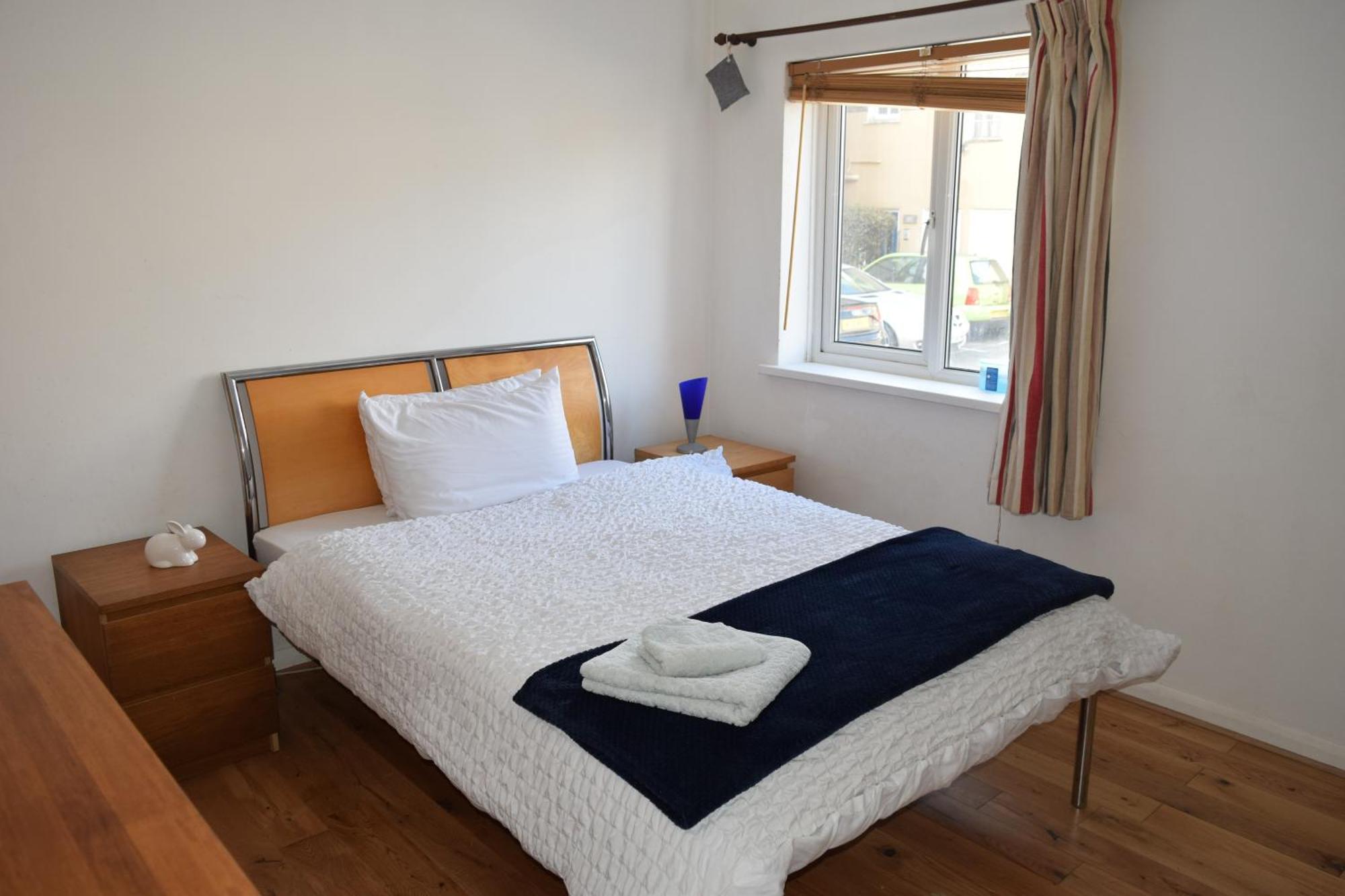 London Stratford - Spacious 2 Bed Flat With Secured Parking & Private Garden 外观 照片