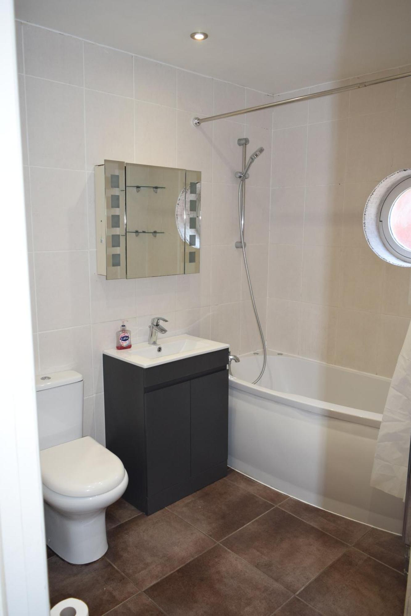 London Stratford - Spacious 2 Bed Flat With Secured Parking & Private Garden 外观 照片