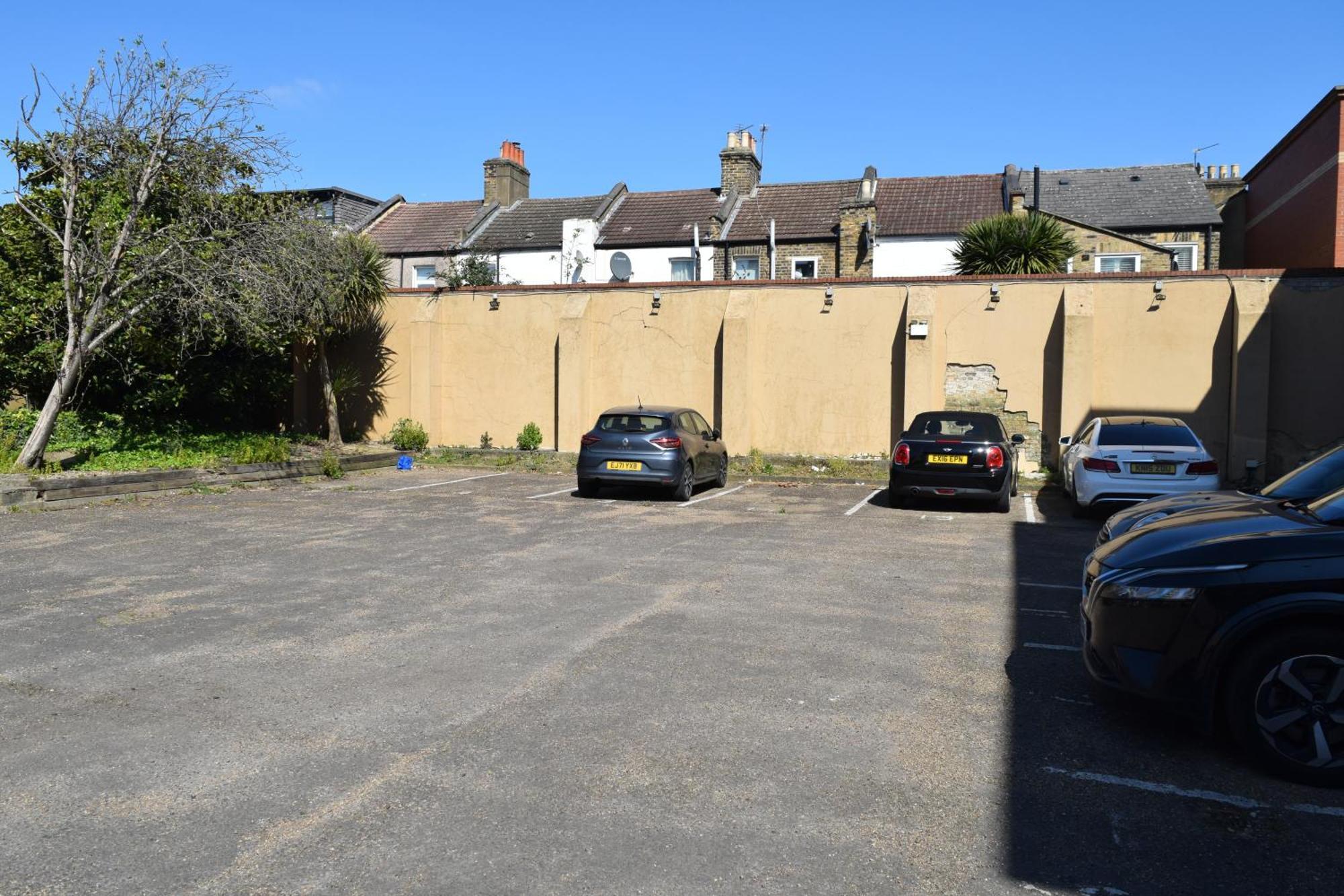 London Stratford - Spacious 2 Bed Flat With Secured Parking & Private Garden 外观 照片