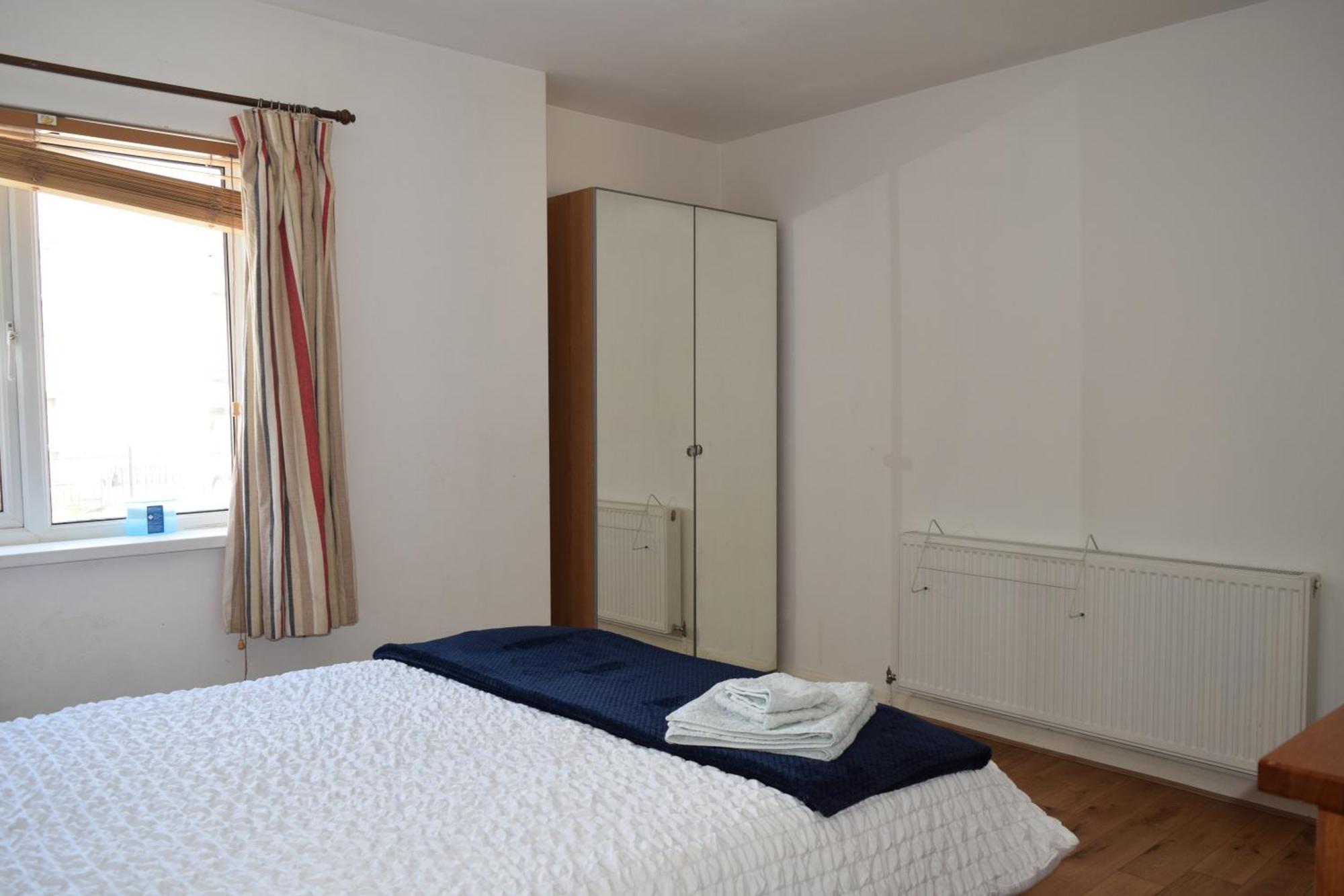 London Stratford - Spacious 2 Bed Flat With Secured Parking & Private Garden 外观 照片