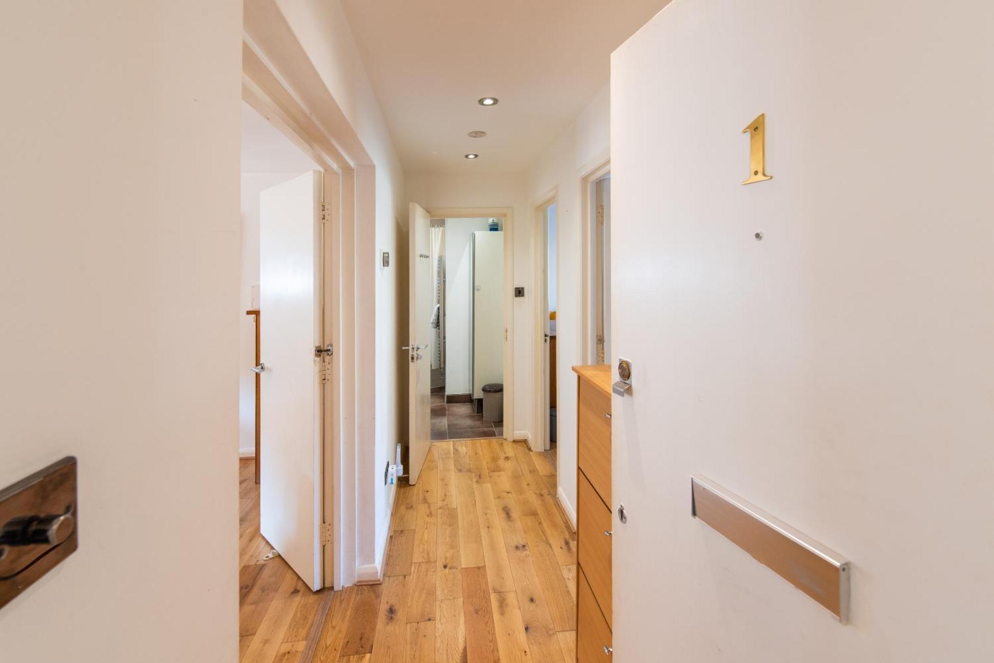 London Stratford - Spacious 2 Bed Flat With Secured Parking & Private Garden 外观 照片