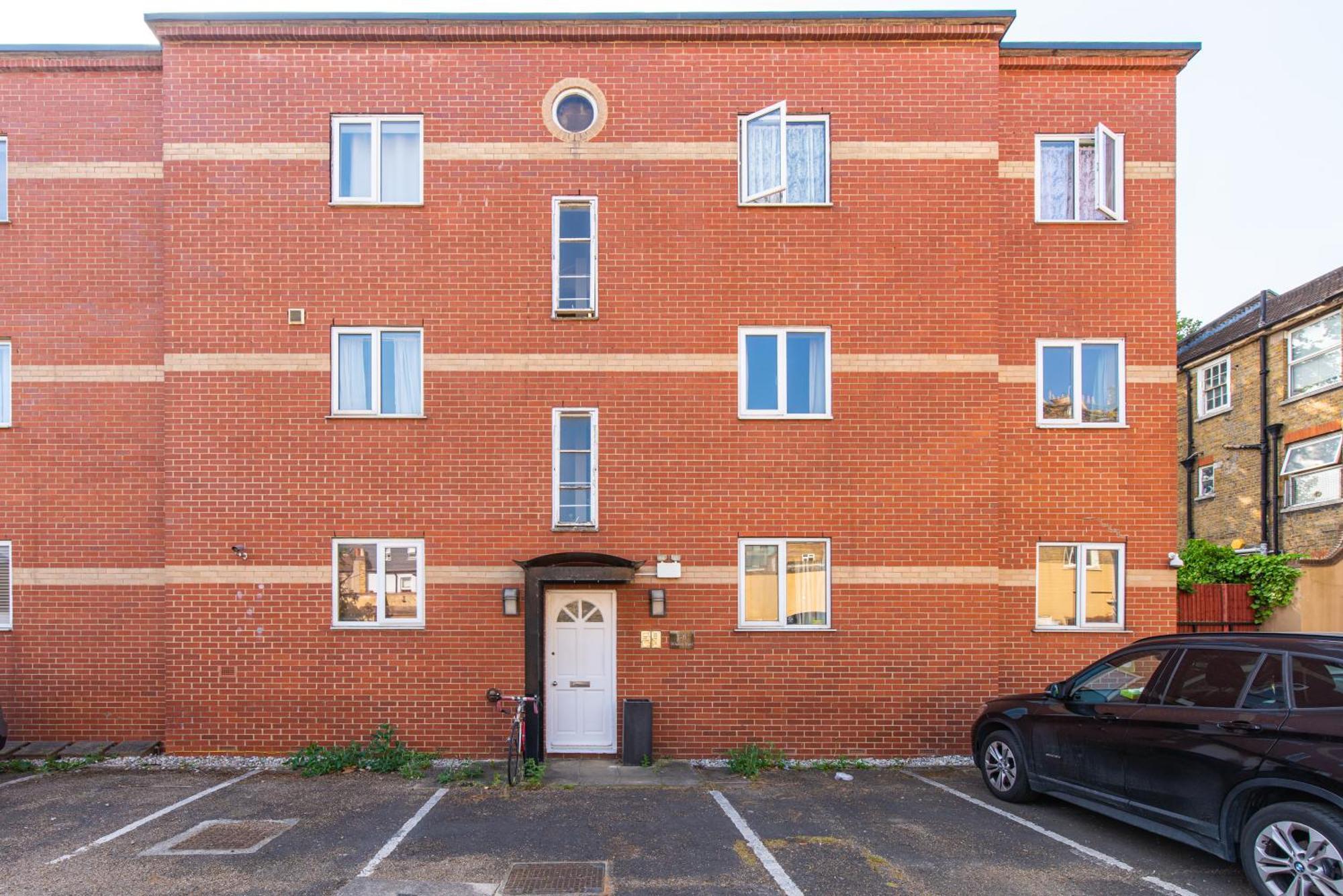 London Stratford - Spacious 2 Bed Flat With Secured Parking & Private Garden 外观 照片